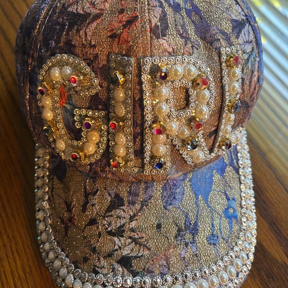 Beautiful, sequenced and bejeweled baseball cap / hat - Picture 1 of 6